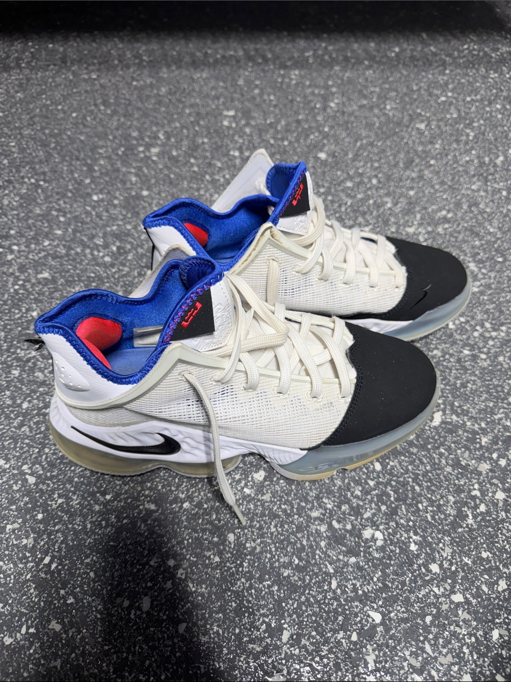 lebron 19 low "black toe" sneakers